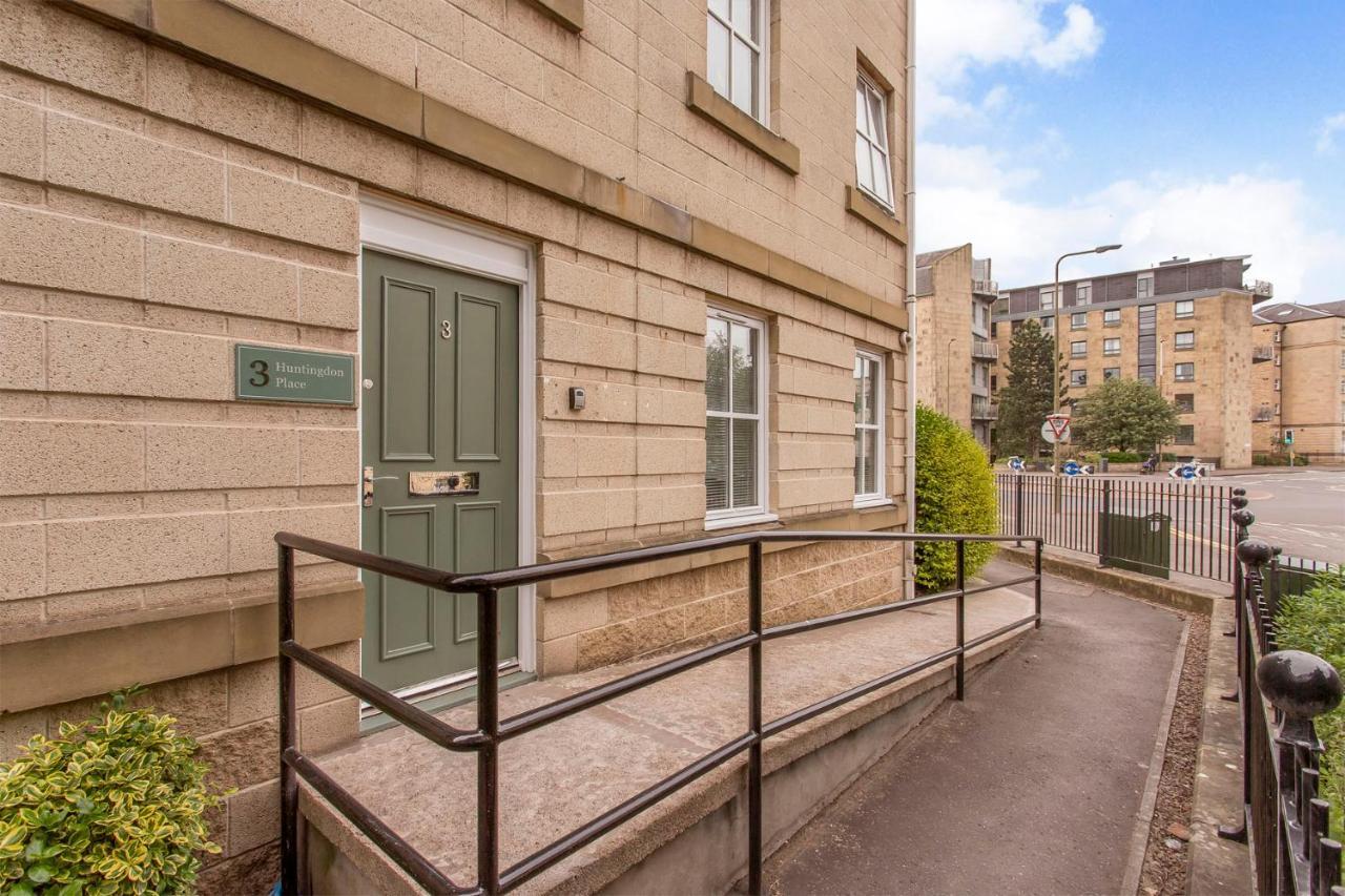 Modern City Centre 2 Bedroom 2 Bathroom Apartments, Main Door Ground With Private Parking EDI Exterior foto